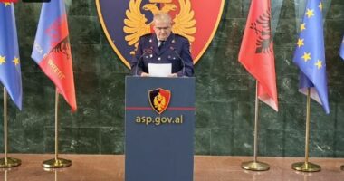 Protestat e dhunshme në disa qytete/ Policia: 120 efektivë të dëmtuar, 127 të arrestuar në Tiranë