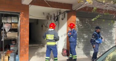Rrjedhja e gazit nga bombola alarmon banorët e një pallati në Fier, zjarrfikësit shmangin shpërthimin