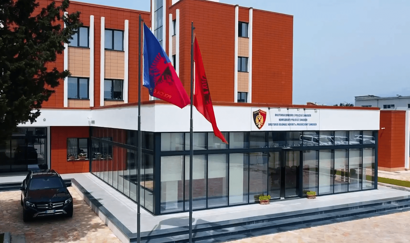 Shkodër/ Tentativë vrasjeje në kalçeto dhe kanosje me armë në lokal, shpallen në kërkim tre persona