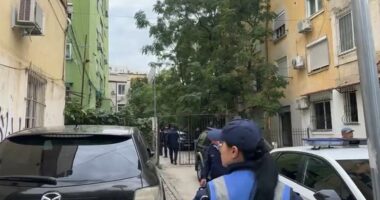 VIDEO/ Shpërthimi me tritol në automjetin e avokatit në Tiranë, pamje nga vendngjarja