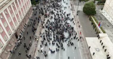 Protesta në Bulevard/ Pamje me dron nga ABC News, situata e qetë