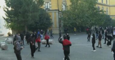 Protesta/ Shëndetësia: 6 të lënduar, mes tyre një efektiv dhe një protestuese