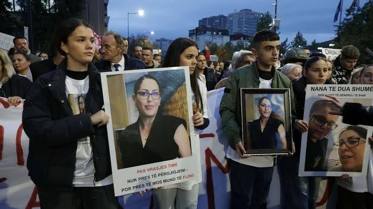 Dita e dytë e protestës në Prishtinë: Drejtësi për Arlindën/ Kërkohet dorëheqja e ministrave Gërvalla dhe Sveçla