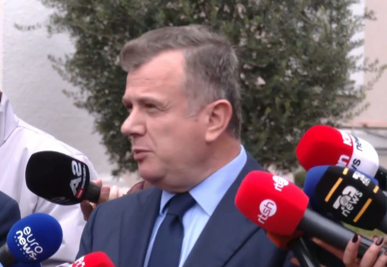 Foto nga burimi: “Votuam ligjet e integrimit”/ Balla: Nuk humbasim asnjë seancë, do të mbyllim proceset e negociatave