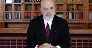 Kryeministri reagim për protestat e dhunshme/ Rama: Të kthejmë Tiranën në normalitet! Një turmë agresive kërkon të imponojë forcën e dhunës