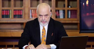 Dialogu/ “I karakterizon frika se do cilësohen si tradhtar”, Rama: Janë një grup Antifa aty, i ideologjizuar nga profesori i dhunës