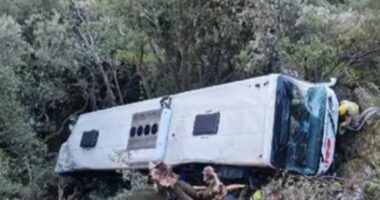 Mbi 80 të lënduar pasi një autobus ra nga një shpat mali në Spanjë