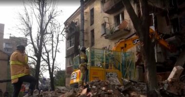 Sulmet ruse dëmtojnë infrastrukturën/ Ukrainë, dronë dhe raketa mbi Kiev, 600 mijë persona pa energji