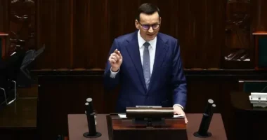 Poloni, opozita kërkon votëbesim për të rrëzuar qeverinë e Donald Tusk