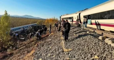 Rrjeti hekurudhor i shpejtësisë së lartë në Spanjë nën hetim pas përplasjes vdekjeprurëse