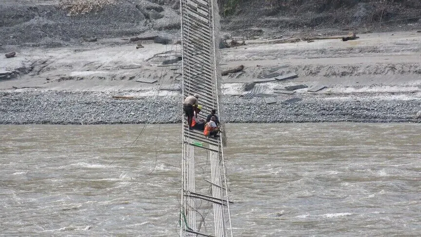 Përmbytjet marrin me vete dhjetëra shtëpi në Nepal  evakuohen banorët