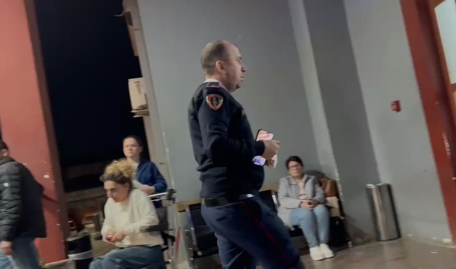 Në spital drejtori i policisë së Tiranës  Oliger Torba me krahun e fashuar