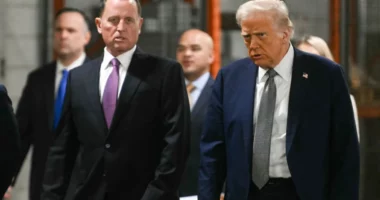Trump urdhëron hetim, pas publikimit të ‘skemës së pagesave për ndikim te Presidenti’ në të cilën përmendet Grenell