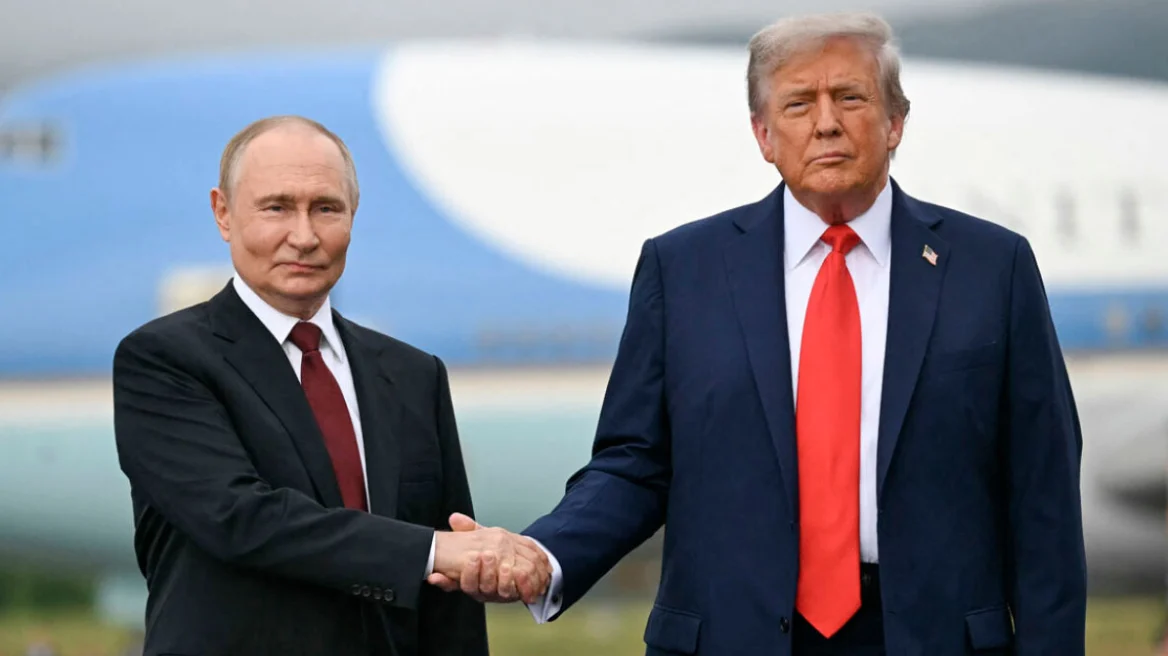 Trump  ngrin  sanksionet e reja ndaj Rusisë  vetëm një muaj pasi i miratoi