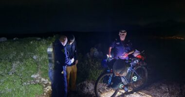Humbi orientimin në zonën e Karaburunit, gjendet turisti