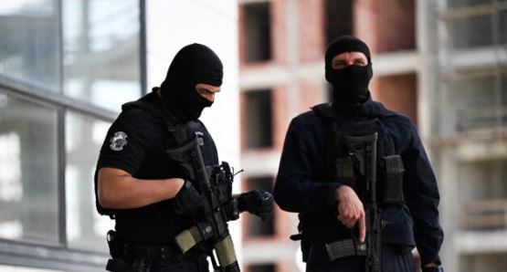 Kontrabandë me mallra në veri të Kosovës  Sekuestron 22 automjete dhe mallra me vlerë 200 mijë euro
