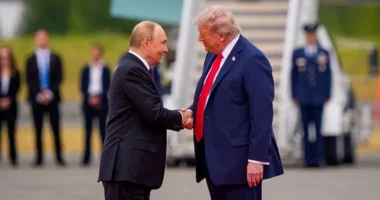 Zelensky kundër marrëveshjes Trump-Putin për naftën ruse: Po financoni një luftë që duhet të marrë fund