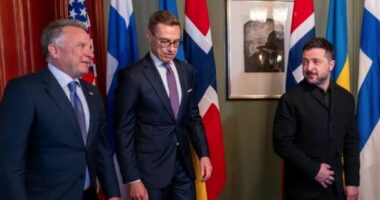 Witkoff në Rusi për takim me Putinin, Zelensky: SHBA po ndan sërish informacione të inteligjencës