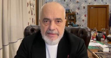 “Policët po demonizohen si autorët e dhunës”/ Rama për protestën: Po sfidohet Shqipëria europiane